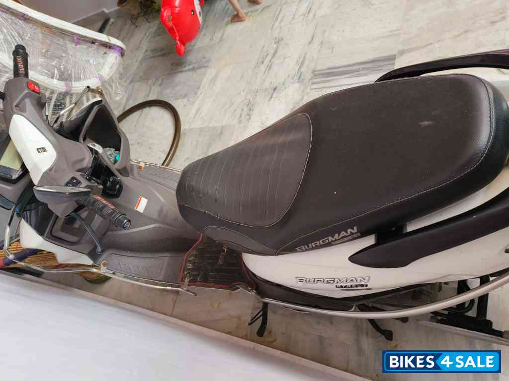 Suzuki Burgman Street Ride Connect Edition Suzuki Burgman Street Ride Connect Edition