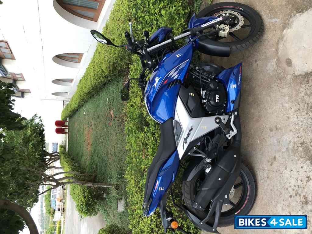 Blue TVS Apache RTR 160 4V BS6