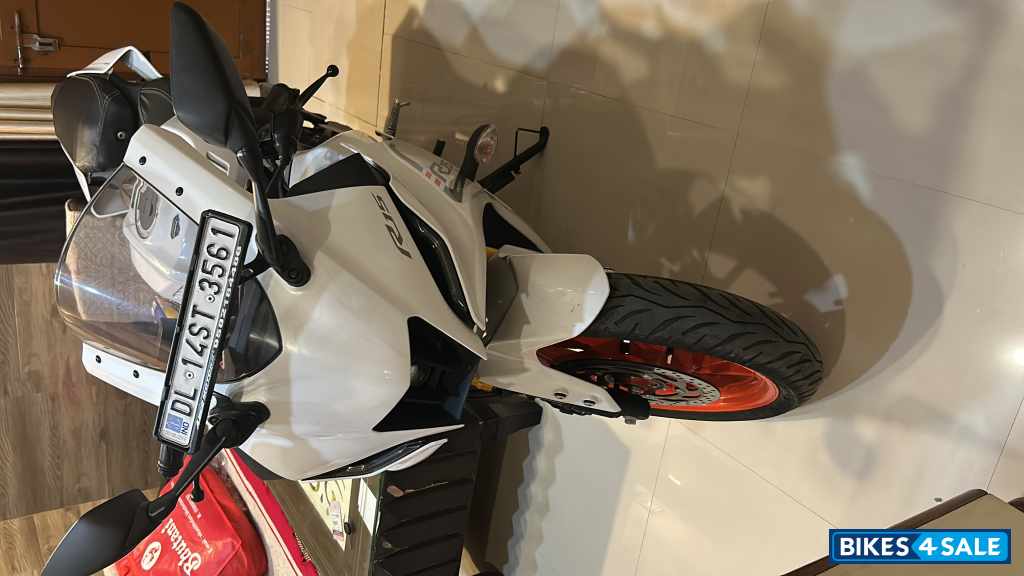 Yamaha R15 V4