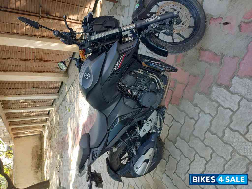 Black Yamaha FZ
