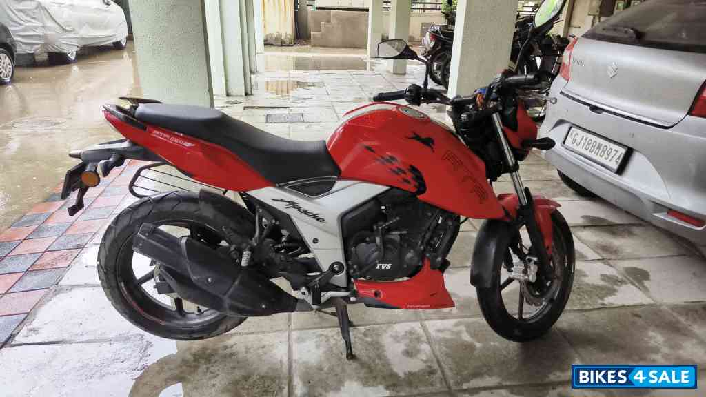 TVS Apache RTR 160 4V
