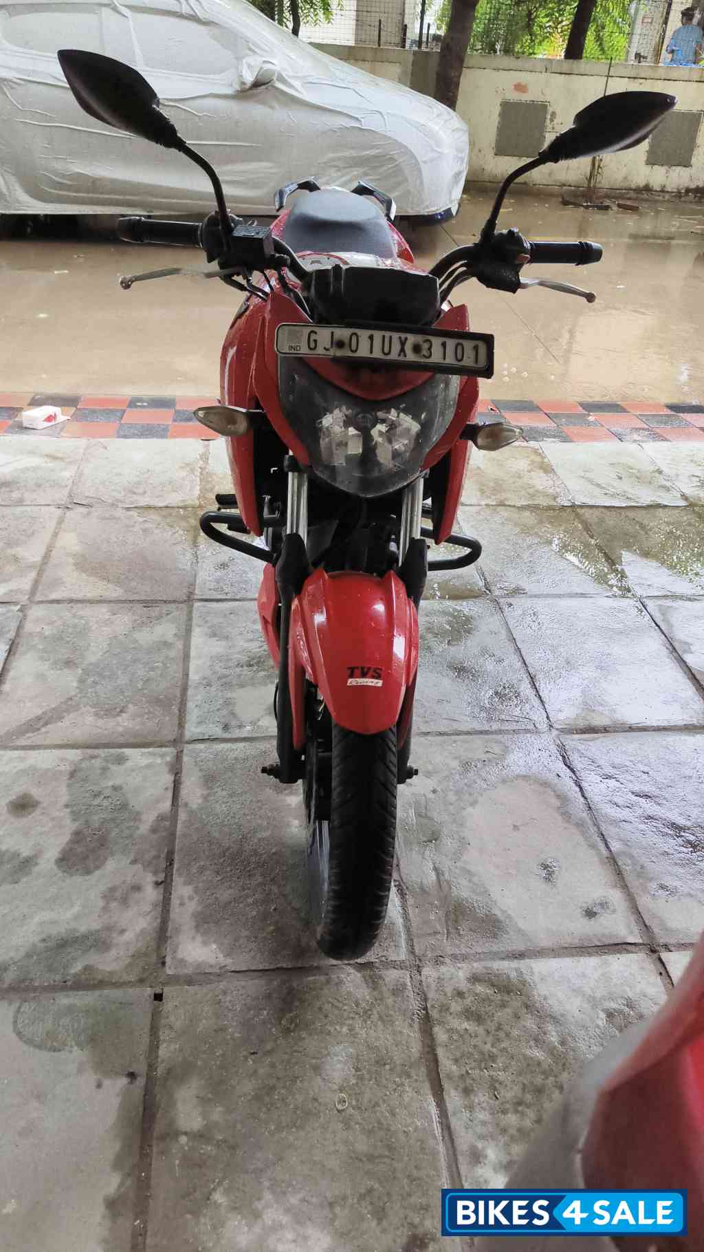 TVS Apache RTR 160 4V