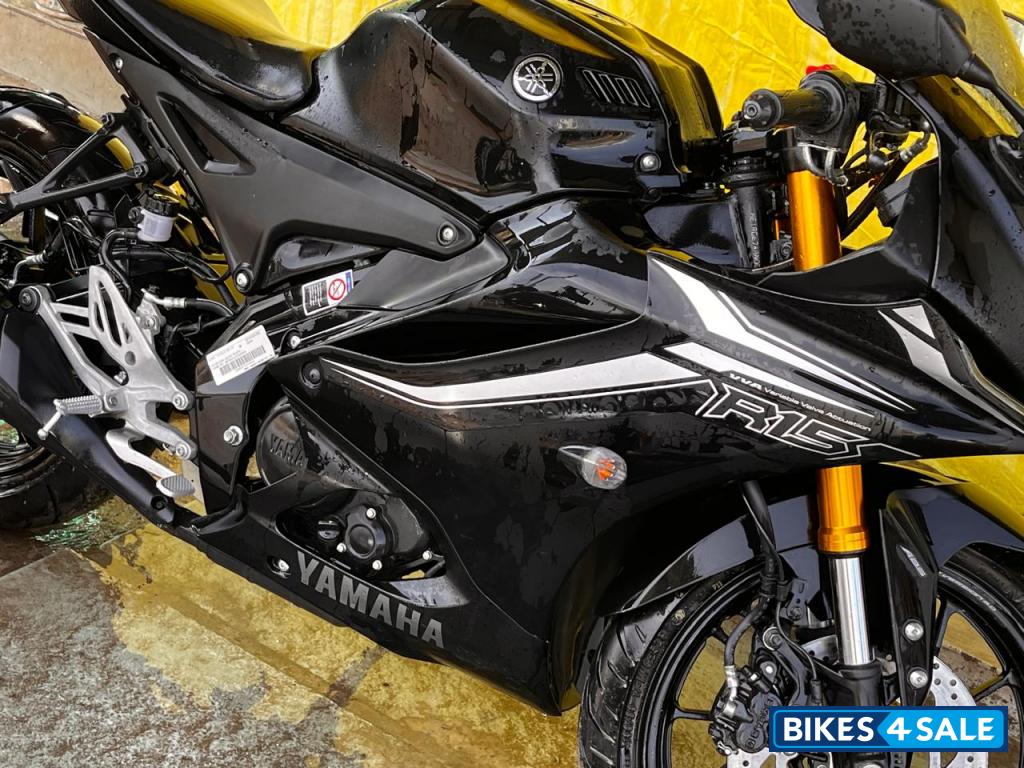 Yamaha R15 V4