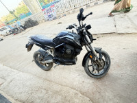 Revolt RV 400