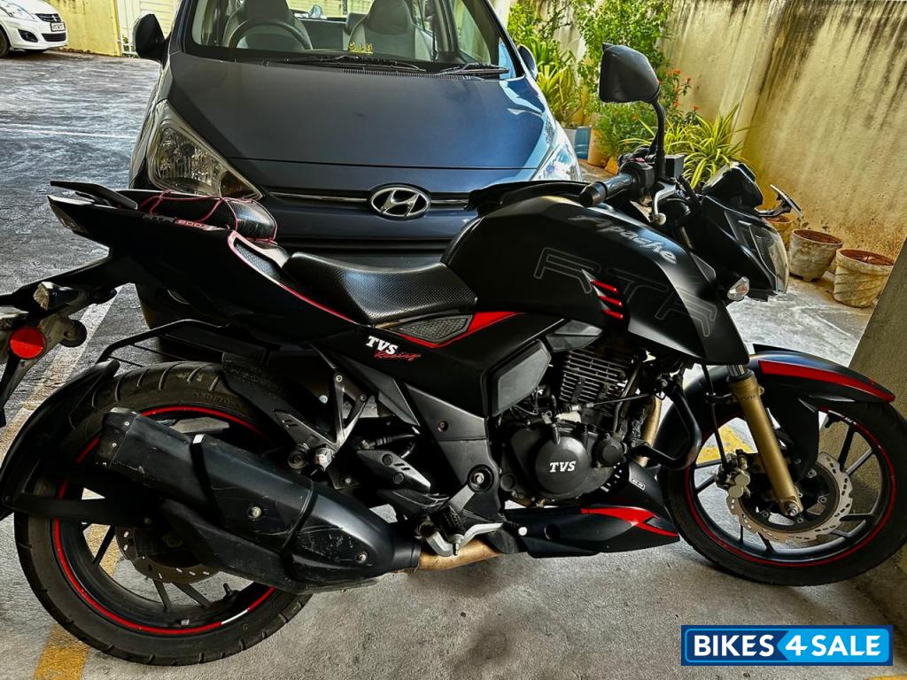 TVS Apache RTR 200 4V