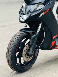 Aprilia SR 160 Carbon ABS