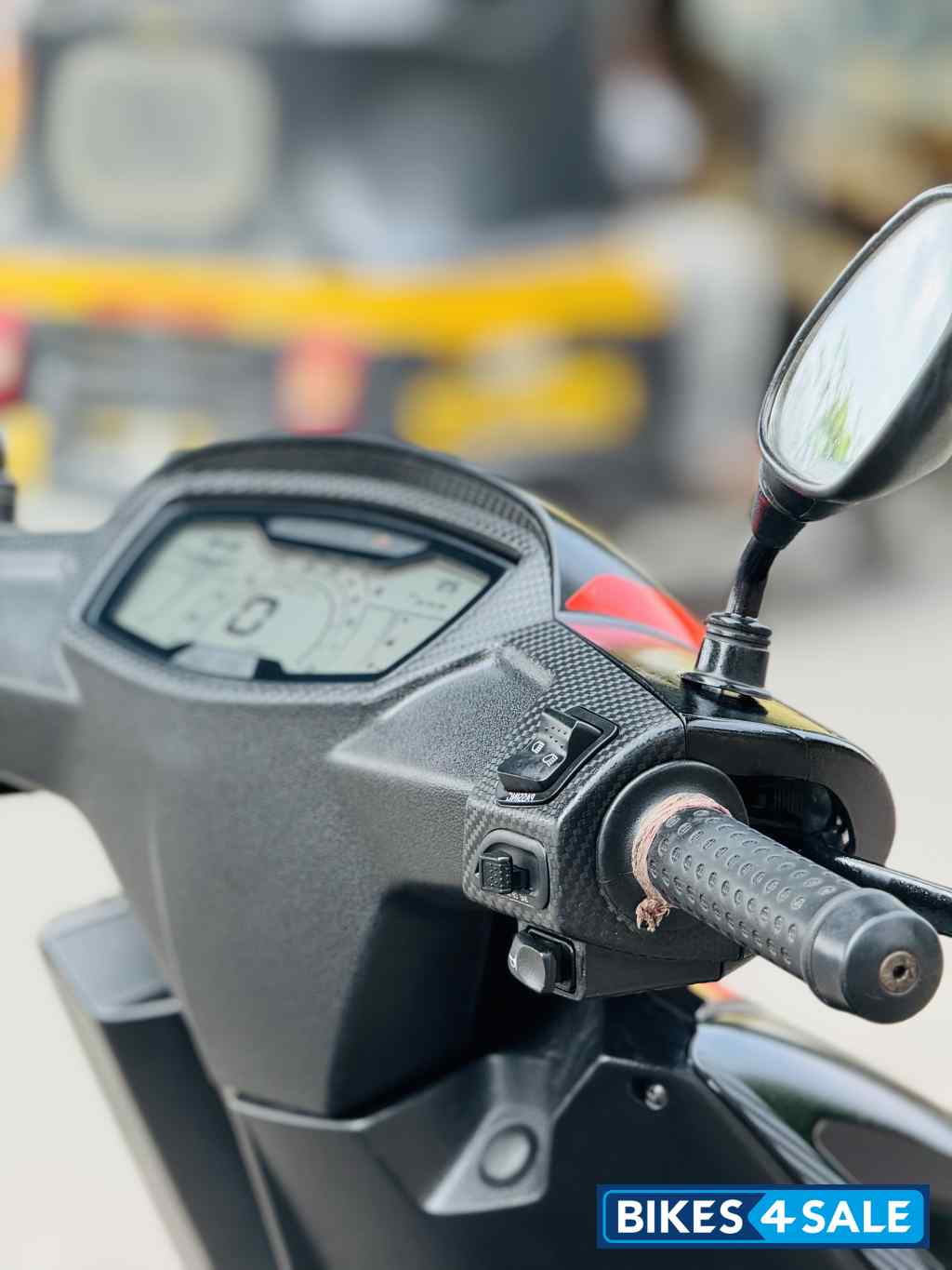 Aprilia SR 160 Carbon ABS Aprilia SR 160 Carbon ABS