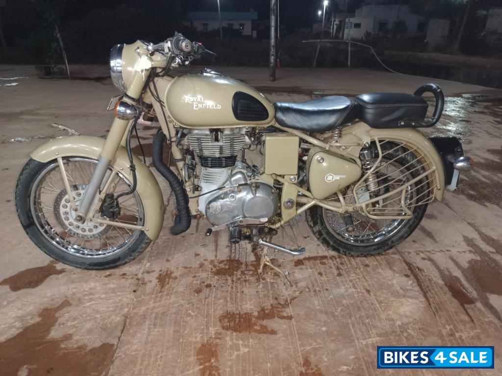 Khakee Colour Royal Enfield Classic 500 Khakee Colour Royal Enfield Classic 500