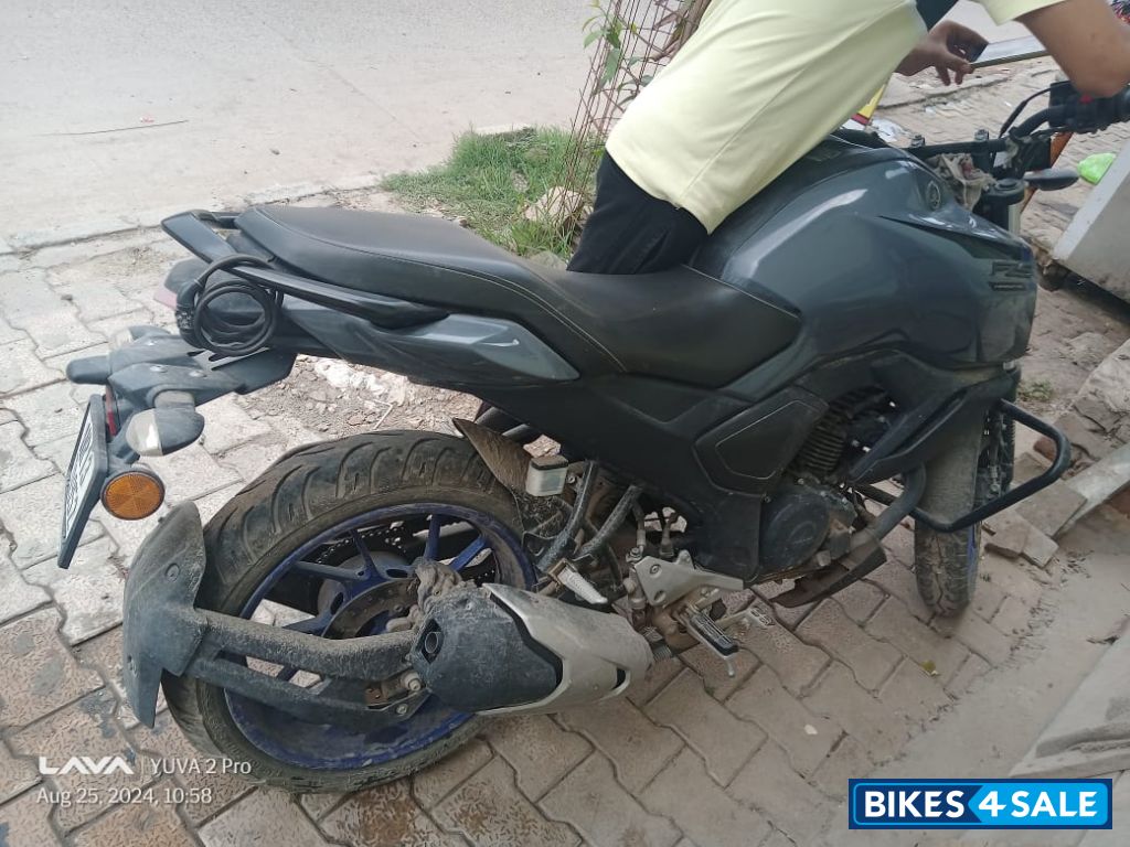 Pastel Dark Grey Yamaha FZ-S