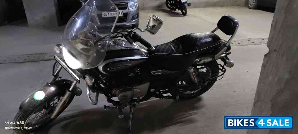 Bajaj Avenger Cruise 220 BS6