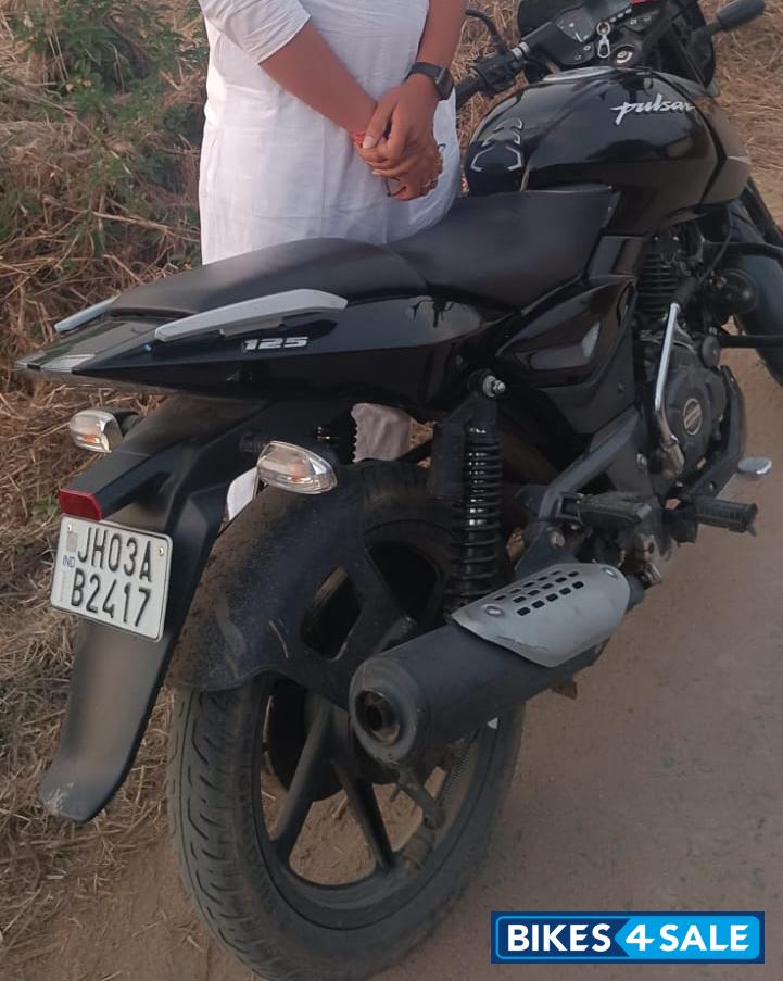 Black Bajaj Pulsar 125 Split Seat