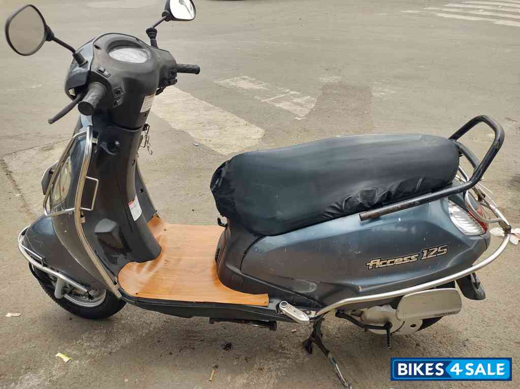 Grey Suzuki Access 125