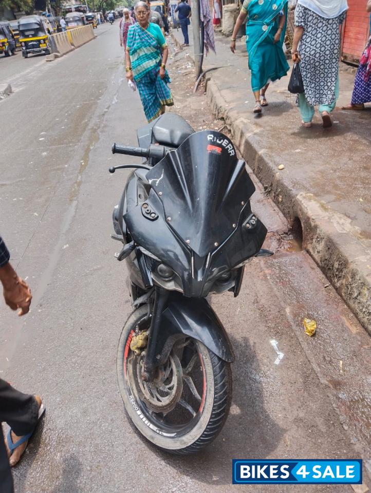 Bajaj Pulsar RS 200