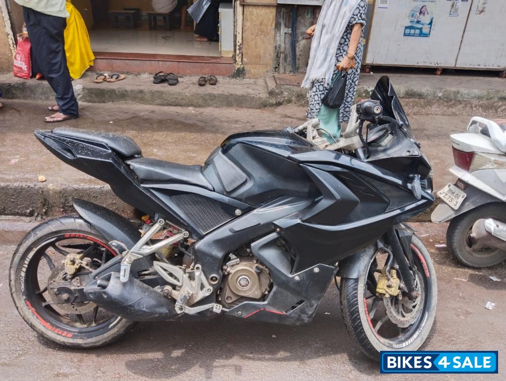 Bajaj Pulsar RS 200