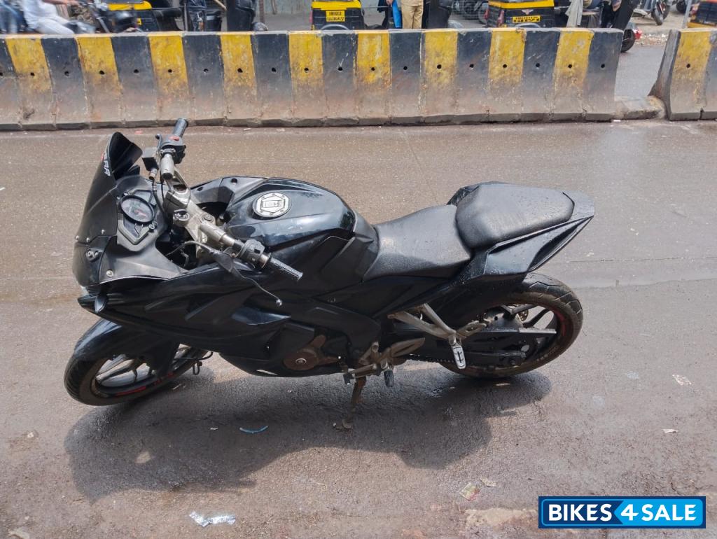 Bajaj Pulsar RS 200