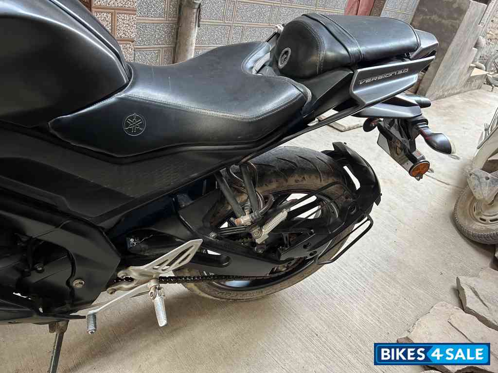 Bleck Yamaha YZF R15 V3 Bleck Yamaha YZF R15 V3