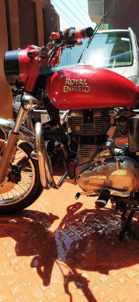 Red Royal Enfield Bullet Electra