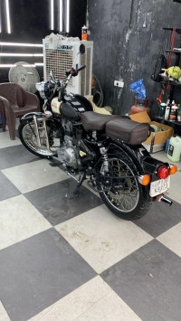 Black Royal Enfield Classic 350 BS VI