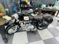 Black Royal Enfield Classic 350 BS VI