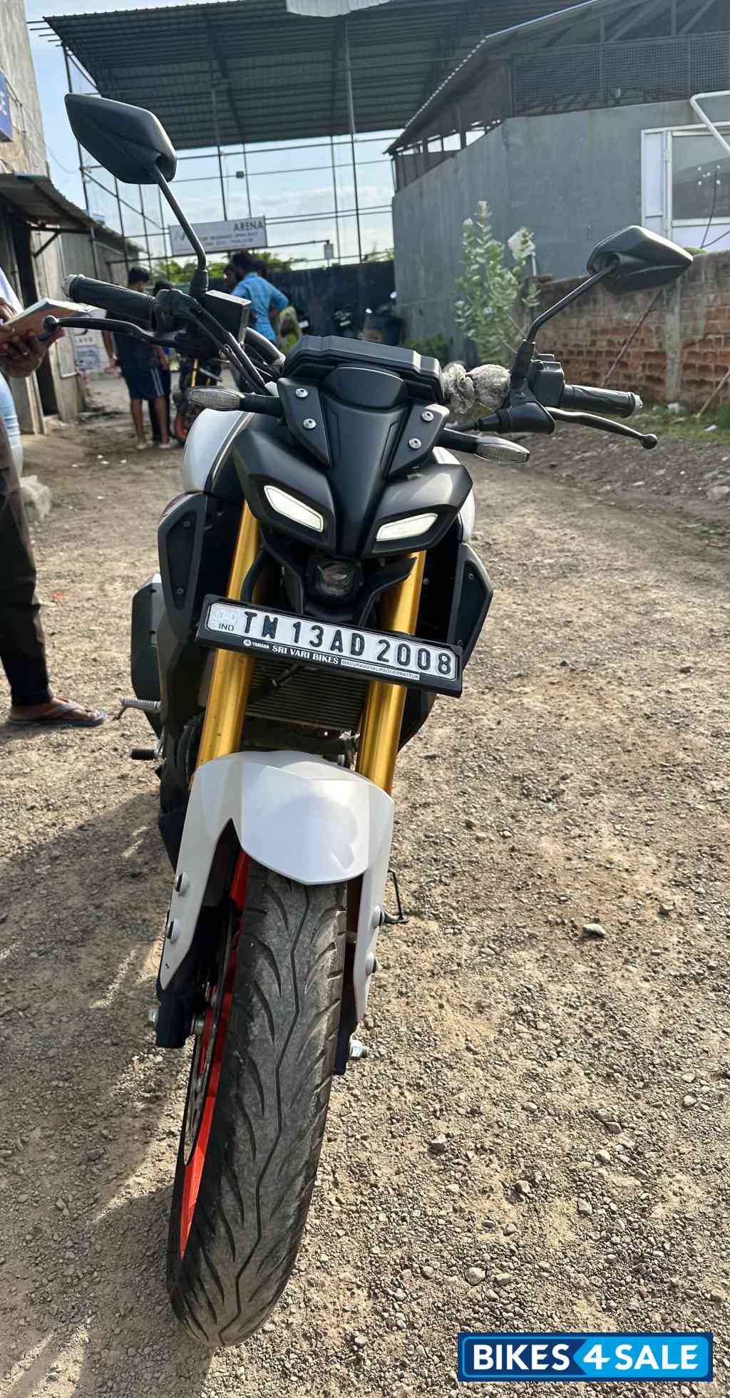 Vermilion White Yamaha MT-15 Ver 2.0 Vermilion White Yamaha MT-15 Ver 2.0