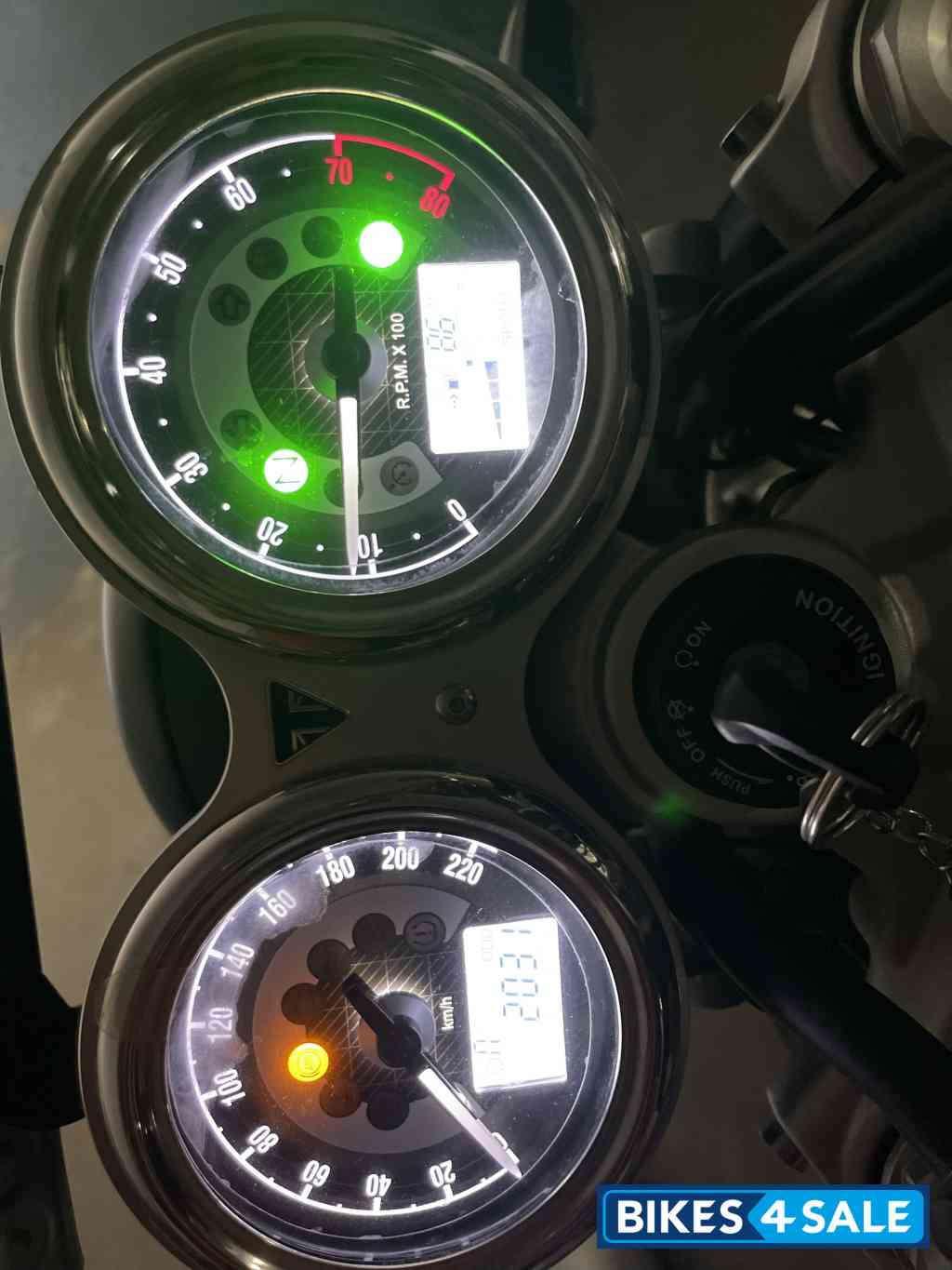 Black Triumph Speed Twin 1200