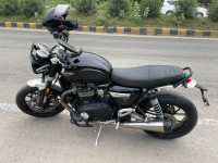 Black Triumph Speed Twin 1200