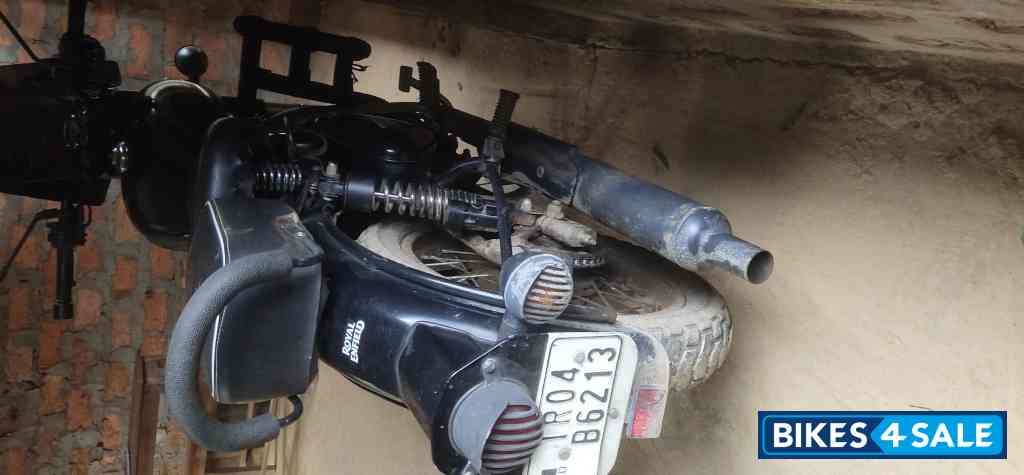 Stealth Black Royal Enfield Classic Stealth Black