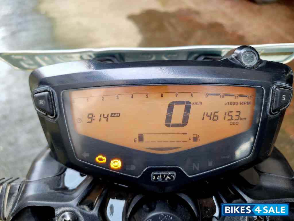 Black TVS Apache RTR 160 4V BS6