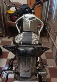 Pearl White Silver Hero Xtreme 160R BS6