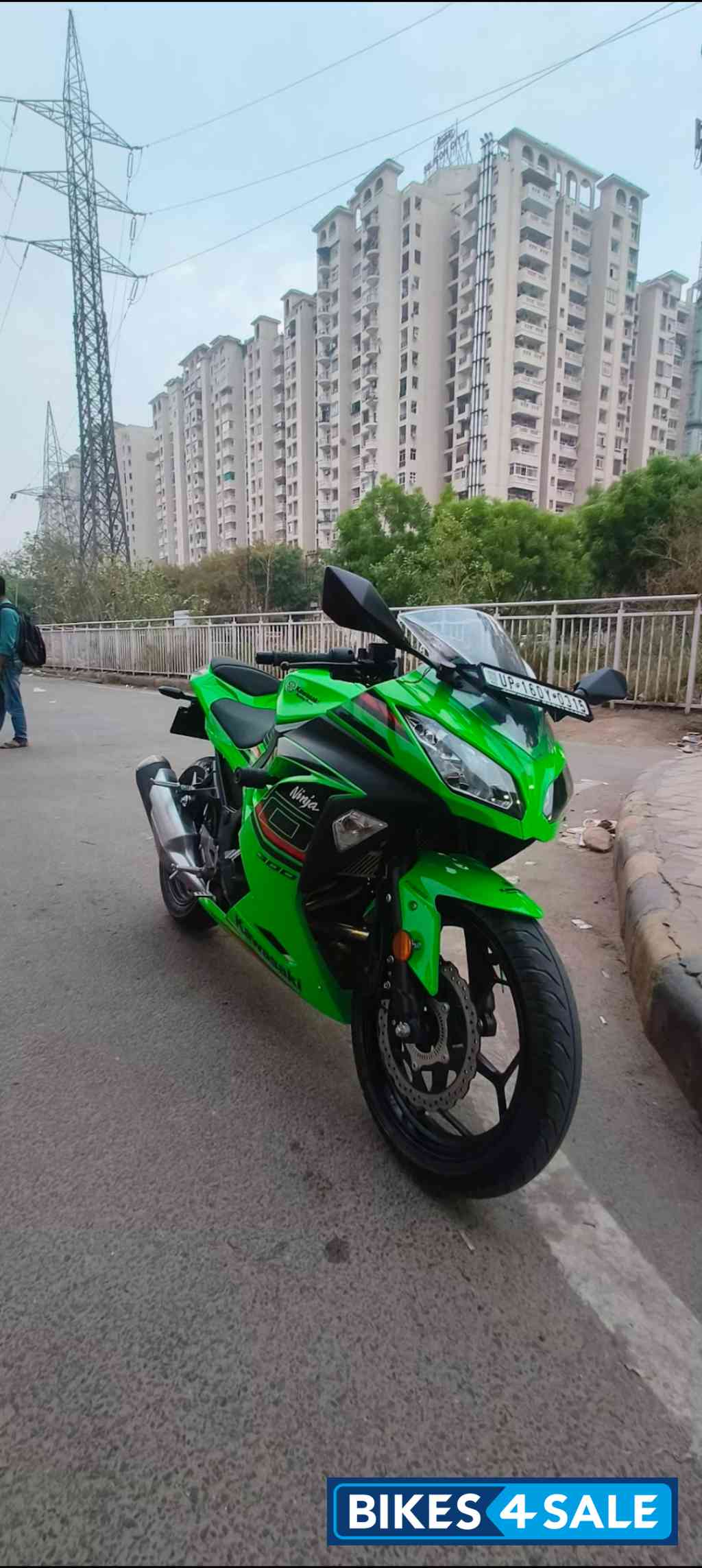 Kawasaki Ninja 300 BS6 2023