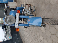 Royal Enfield Classic Squadron Blue