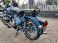 Royal Enfield Classic Squadron Blue