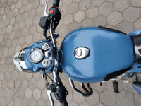 Royal Enfield Classic Squadron Blue