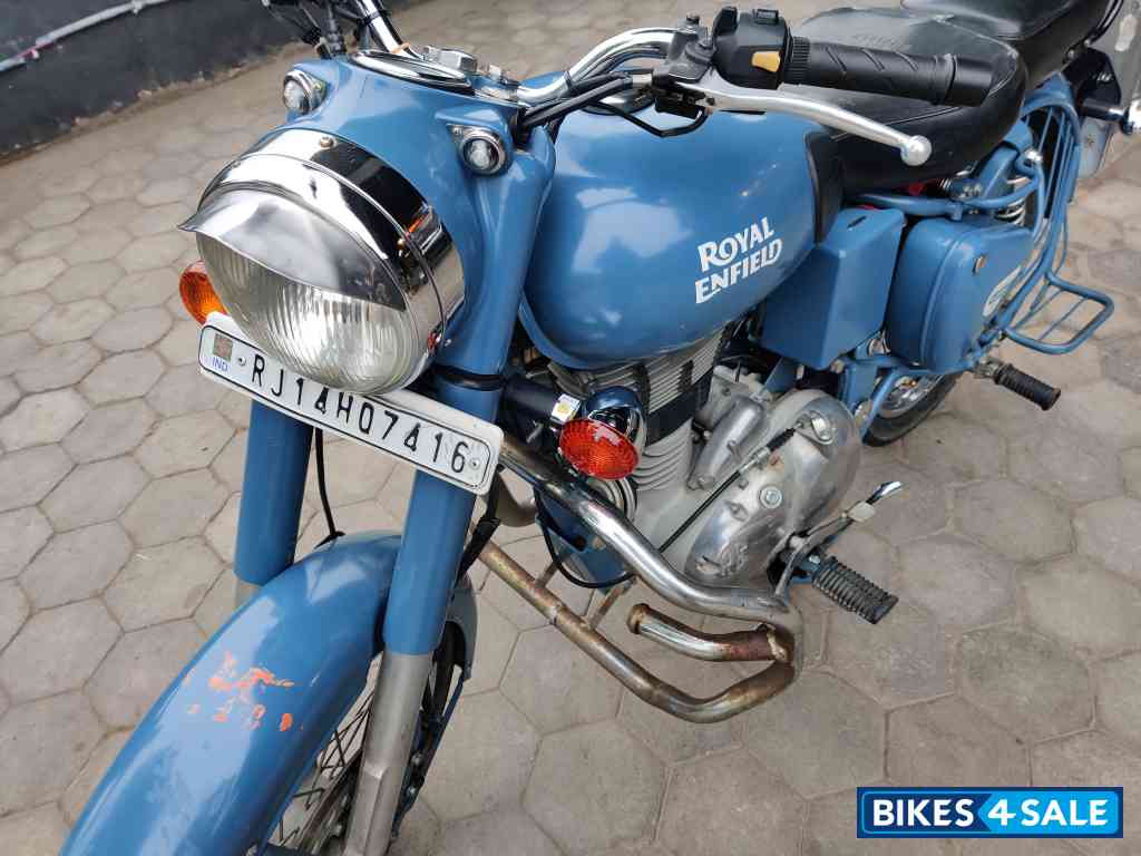 Royal Enfield Classic Squadron Blue