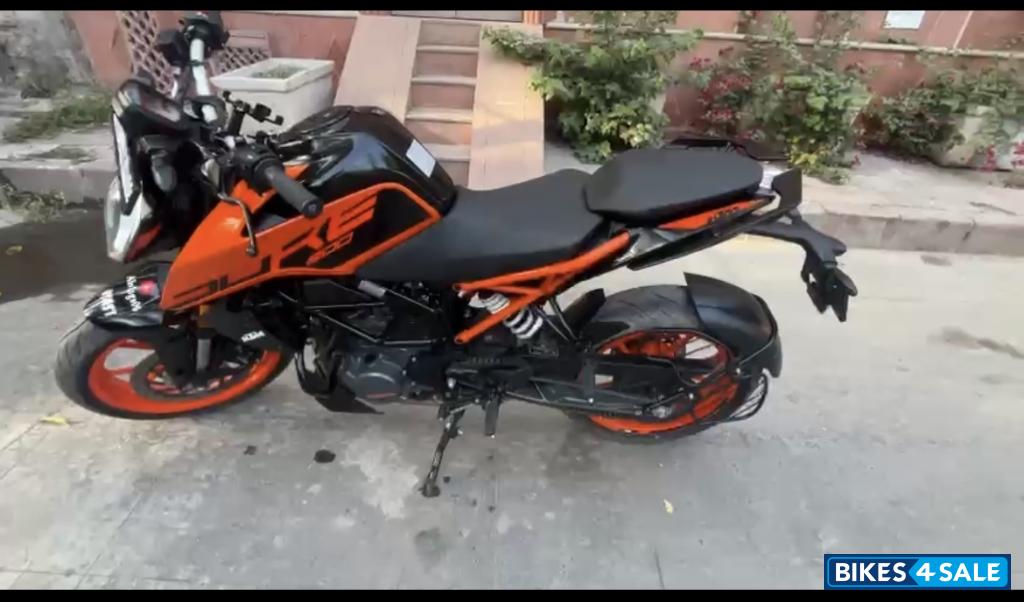 KTM Duke