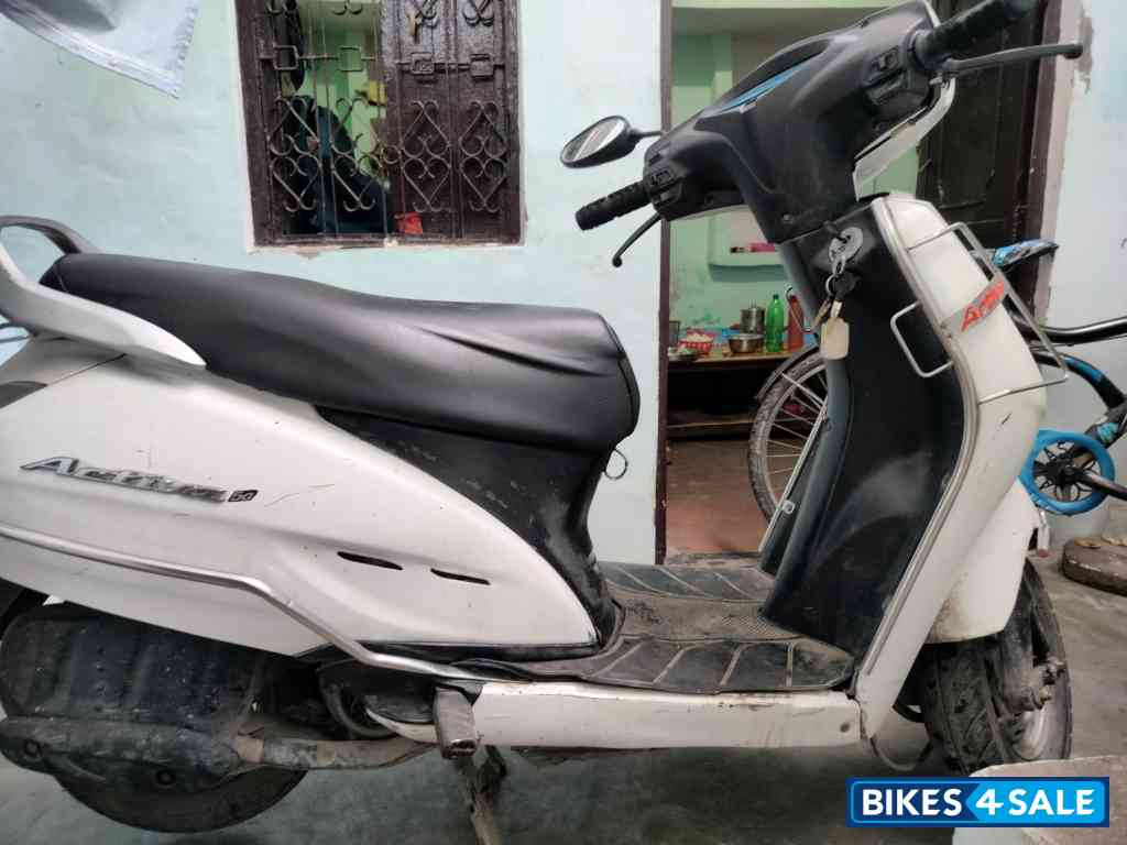 White Honda Activa