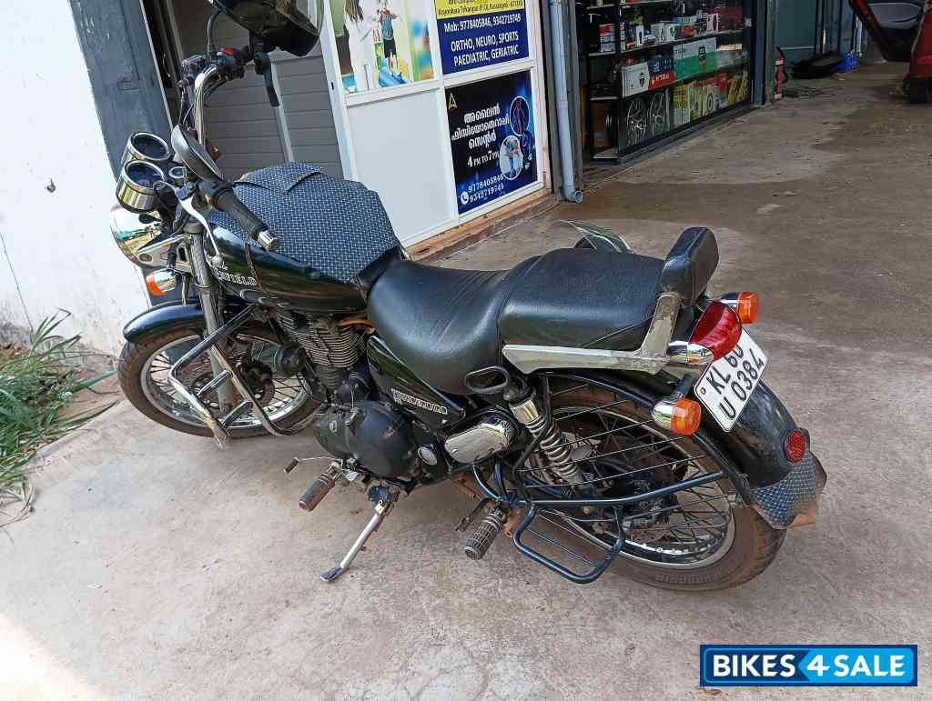 Black Royal Enfield Thunderbird 350