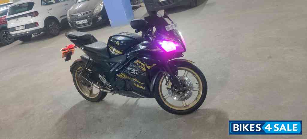 Yamaha YZF R15 V2