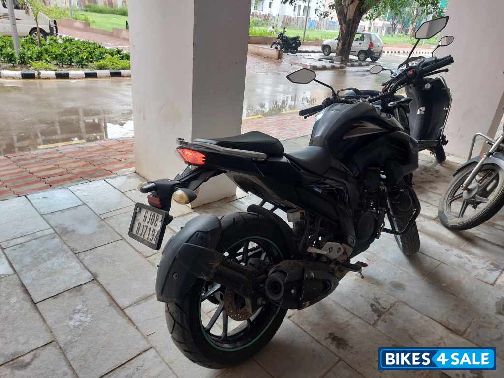 Yamaha FZ25