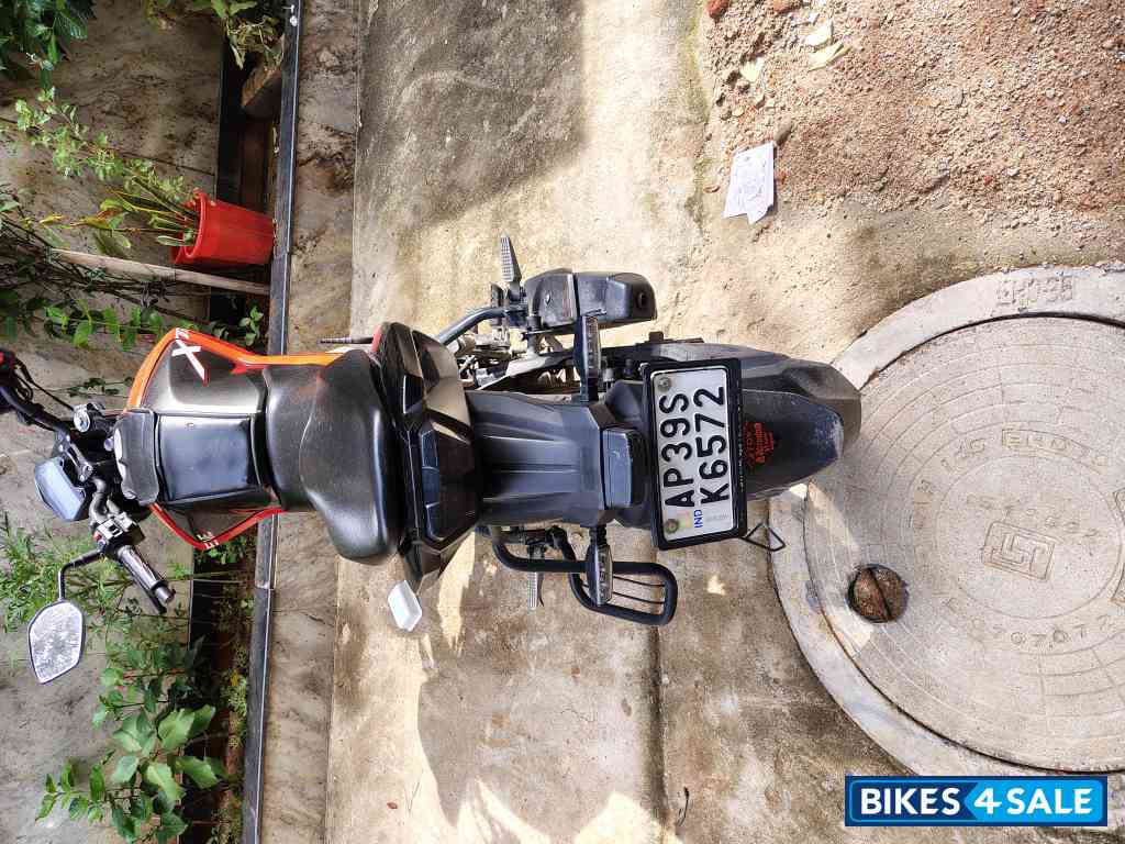 Red Hero Xtreme 160R BS6