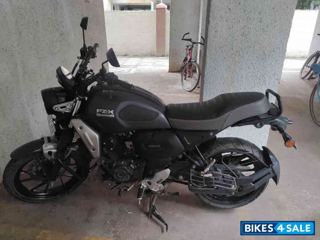 Black Yamaha FZ-X Black Yamaha FZ-X