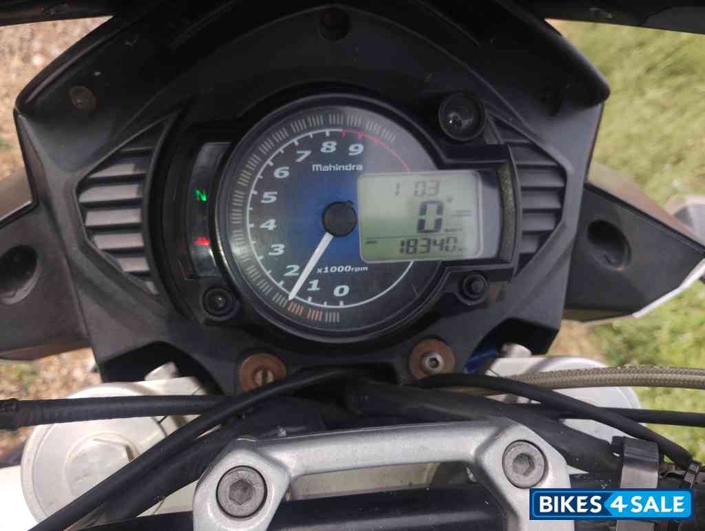 White Mahindra Mojo XT 300