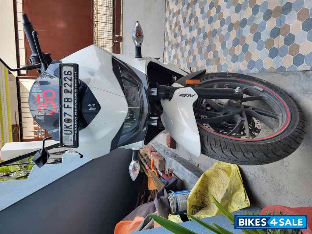 White/black Hero Xtreme 200S