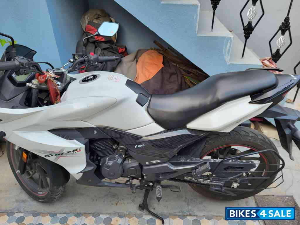 White/black Hero Xtreme 200S