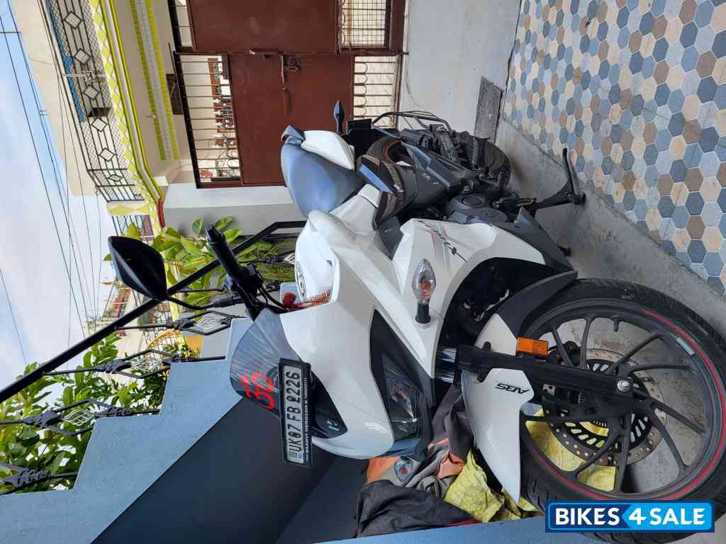 White/black Hero Xtreme 200S