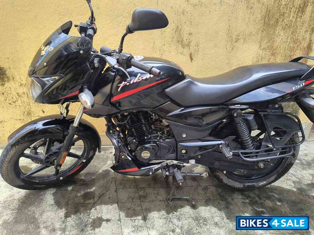 Bajaj Pulsar 150 Neon BS6