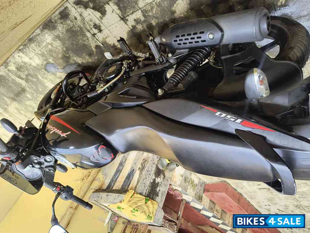 Bajaj Pulsar 150 Neon BS6