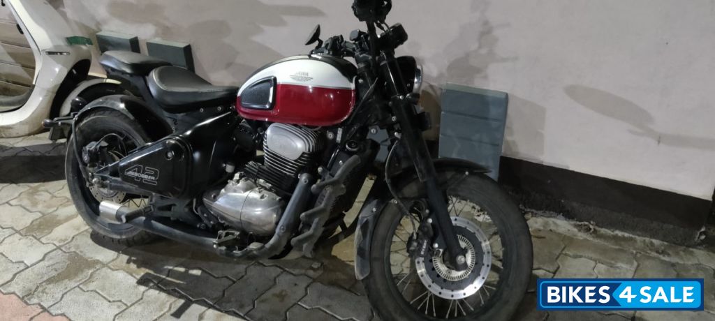 Jawa 42 Bobber Dual Channel ABS Jawa 42 Bobber Dual Channel ABS