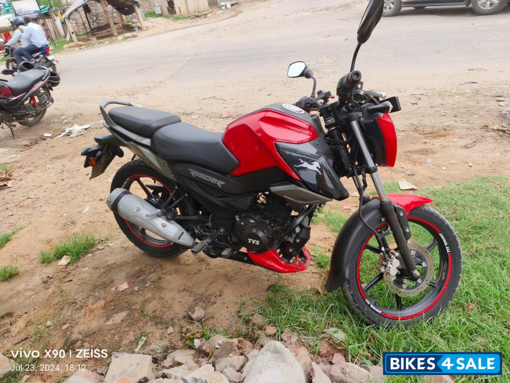 TVS Raider Split Seat