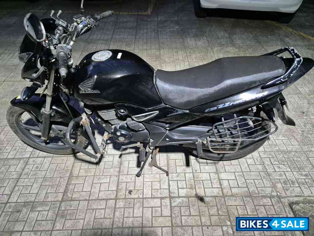 Black Honda CB Unicorn